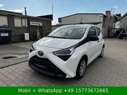 Weiß Gebraucht 2021 Toyota Aygo Business Edition Kleinwagen | 7.999 € (Guter Preis)