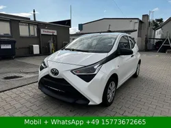 Weiß Gebraucht 2021 Toyota Aygo Business Edition Kleinwagen | 8.999 € (Fairer Preis)