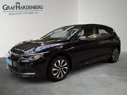 Schwarz Gebraucht 2022 VW Golf VIII Active Limousine | 21.880 € (Fairer Preis)