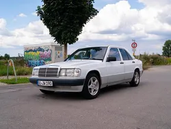 Weiß Gebraucht 1991 Mercedes 190 Limousine | 3.900 €