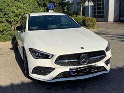 Weiß Gebraucht 2022 Mercedes CLA200 Shooting Brake AMG line Kombi | 32.800 € (Teuer)