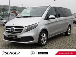 Silber Gebraucht 2023 Mercedes V250 Van / Kleinbus | 54.350 € (Fairer Preis)
