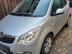 Silber Gebraucht 2008 Opel Agila Kleinwagen | 3.500 €