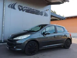 Manitobagrau Gebraucht 2007 Peugeot 207 Tendance Limousine | 1.495 € (Teuer)