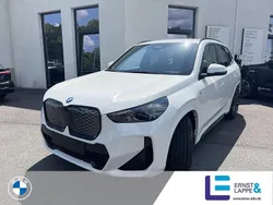 Alpinweiss iii Neu 2025 BMW iX1 M Sport SUV | 56.590 € (Fairer Preis)