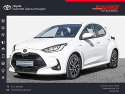 Schneeweiss Gebraucht 2021 Toyota Yaris Hybrid Basis | 17.690 € (Superpreis)