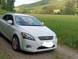 Weiß Gebraucht 2009 Kia Ceed EX Kleinwagen | 3.000 € (Guter Preis)