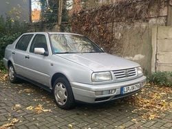 Silber Gebraucht 1996 VW Vento Limousine | 1.500 € (Guter Preis)
