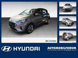 Brass / met Gebraucht 2023 Hyundai i10 Trend Kleinwagen | 16.390 € (Teuer)