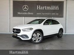 Polarweiß Gebraucht 2023 Mercedes GLA200 Night SUV | 36.850 € (Fairer Preis)