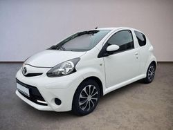 Weiß Gebraucht 2013 Toyota Aygo Connect Style Kleinwagen | 7.490 € (Etwas zu teuer)