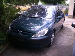 Grün Gebraucht 2001 Peugeot 307 Kleinwagen | 900 €