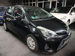 Schwarz Gebraucht 2013 Toyota Yaris Hybrid Life Kleinwagen | 11.000 € (Fairer Preis)
