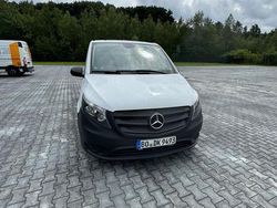 Weiß Gebraucht 2021 Mercedes Vito Van / Kleinbus | 23.900 €