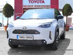 Dynamic grey silber metallic, dach schwarz Gebraucht 2022 Toyota Yaris Hybrid Sport | 25.990 € (Teuer)