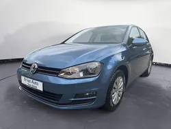 Pacific blue metallic Gebraucht 2016 VW Golf VII Trendline Limousine | 8.150 € (Etwas zu teuer)