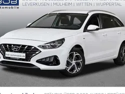 Weiß Gebraucht 2024 Hyundai i30 Select Kombi | 20.410 € (Fairer Preis)