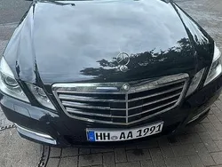 Schwarz Gebraucht 2012 Mercedes E300 Avantgarde Kombi | 15.000 € (Fairer Preis)