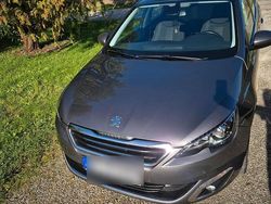 Grau Gebraucht 2016 Peugeot 308 Kombi | 6.940 € (Fairer Preis)