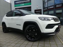 Weiss (metallic) Gebraucht 2023 Jeep Compass Limited SUV | 25.799 € (Superpreis)