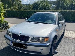 Silber Gebraucht 2001 BMW 318 Limousine | 1.600 €