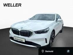 Alpinweiss iii (weiß) Gebraucht 2024 BMW 520 Comfort Edition Limousine | 48.850 € (Guter Preis)