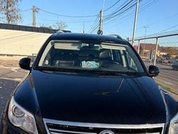 Schwarz Gebraucht 2010 VW Tiguan Team SUV | 7.200 € (Fairer Preis)