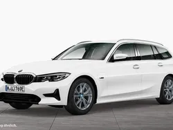 Weiß Gebraucht 2022 BMW 320e Sport Line Limousine | 23.490 € (Guter Preis)