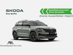 Grau (stahl grau uni) Gebraucht 2024 Skoda Karoq SportLine SUV | 37.490 € (Fairer Preis)