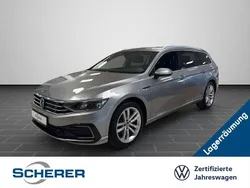Pyritsilber metallic Gebraucht 2023 VW Passat GTE Kombi | 30.300 € (Guter Preis)