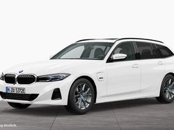 Weiß Gebraucht 2022 BMW 320e Sport Line Kombi | 35.410 € (Teuer)
