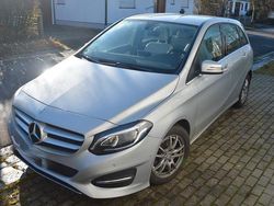Silber Gebraucht 2015 Mercedes B180 Urban Van / Kleinbus | 14.700 € (Fairer Preis)