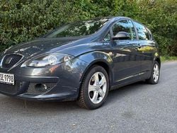 Grau Gebraucht 2006 Seat Altea Reference Van / Kleinbus | 1.890 € (Guter Preis)