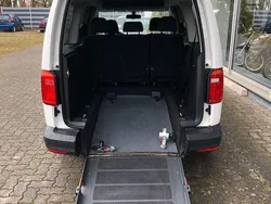 Weiß Gebraucht 2016 VW Caddy Maxi Van / Kleinbus | 28.900 €