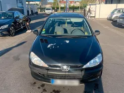 Schwarz Gebraucht 2001 Peugeot 206 Kleinwagen | 849 €