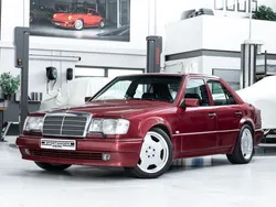 Almandinrot metallic (512u) Gebraucht 1992 Mercedes E500 Limousine | 59.890 €