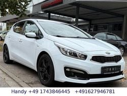 Weiß Gebraucht 2017 Kia Ceed Limousine | 6.390 € (Fairer Preis)