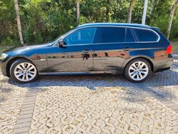 Schwarz Gebraucht 2012 BMW 320 Lifestyle Kombi | 6.098 € (Superpreis)