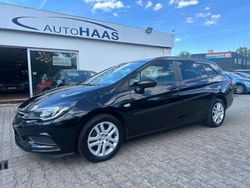 Schwarz Gebraucht 2018 Opel Astra Edition Kombi | 10.890 € (Etwas zu teuer)