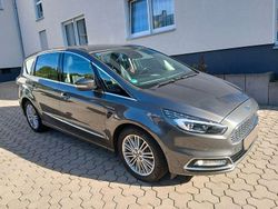 Grau Gebraucht 2018 Ford S-MAX Vignale Van / Kleinbus | 21.999 €