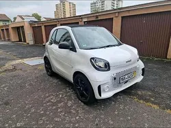 Weiß Gebraucht 2021 Smart ForTwo Electric Drive Kleinwagen | 9.999 € (Fairer Preis)