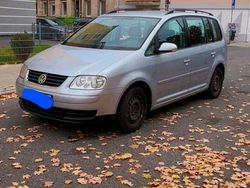 Grau Gebraucht 2004 VW Touran Van / Kleinbus | 1.550 € (Superpreis)
