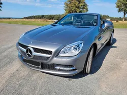 Silber Gebraucht 2013 Mercedes SLK200 Cabrio | 16.999 €