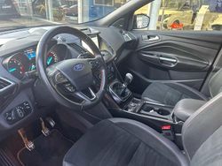 Rot Gebraucht 2018 Ford Kuga ST-Line SUV | 21.240 € (Teuer)