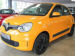 Gelb Gebraucht 2019 Renault Twingo LIMITED Kleinwagen | 9.299 € (Fairer Preis)