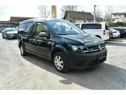 Deep black perleffekt (schwarz) Gebraucht 2021 VW Caddy Maxi Conceptline Van / Kleinbus | 18.950 € (Superpreis)