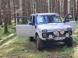 Weiß Gebraucht 2014 Lada niva SUV | 8.000 € (Fairer Preis)