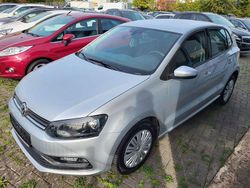 Silber Gebraucht 2016 VW Polo Trendline Limousine | 8.950 € (Fairer Preis)