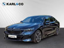 Schwarz Gebraucht 2024 BMW 550e M Sport Limousine | 76.990 € (Fairer Preis)