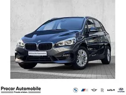 Grau Gebraucht 2021 BMW 220 Active Tourer Van / Kleinbus | 22.790 € (Guter Preis)